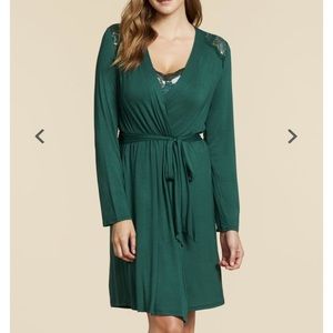 Jessica Simpson maternity robe in NAVY